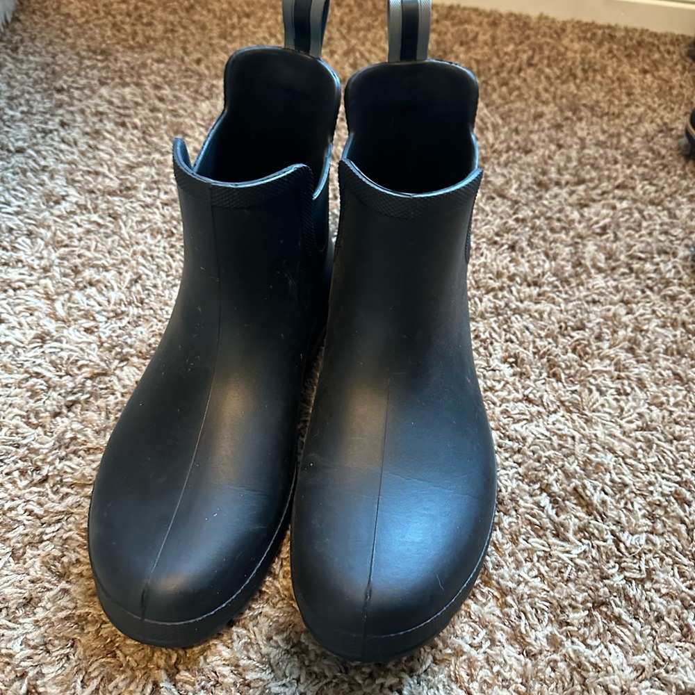 Ankle rain boots